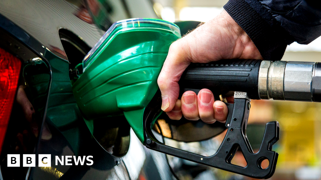 Petrol stations accused of pocketing fuel duty cut