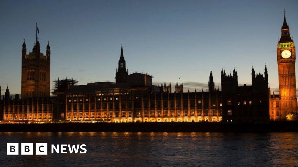 Parliament must fix complaints system, says standards chief