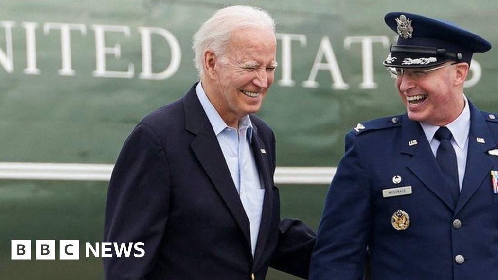 War in Ukraine: Biden flies to UK amid concern over cluster bombs