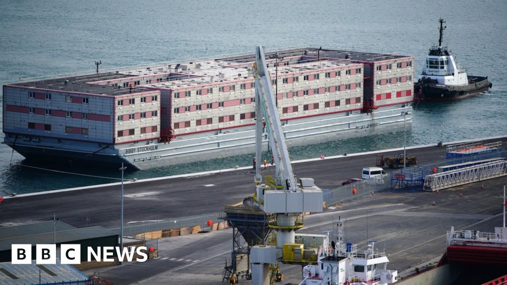 Bibby Stockholm: Fire safety concerns over migrant barge