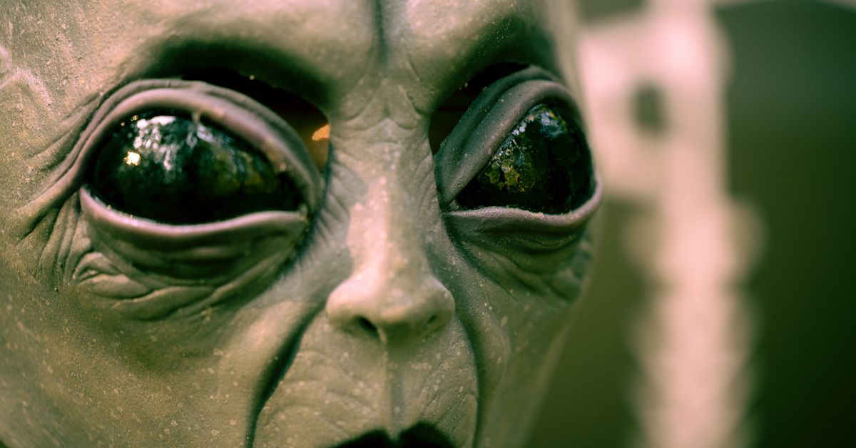 Aliens Exist. And They Use Cryptocurrency