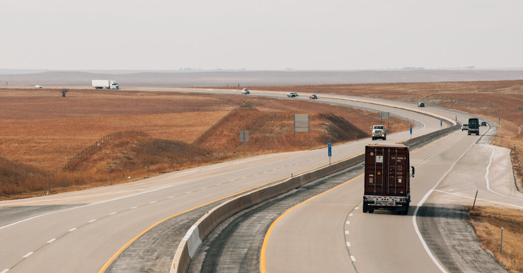 A Trucking Giant Is Bankrupt, and Finger-Pointing Begins