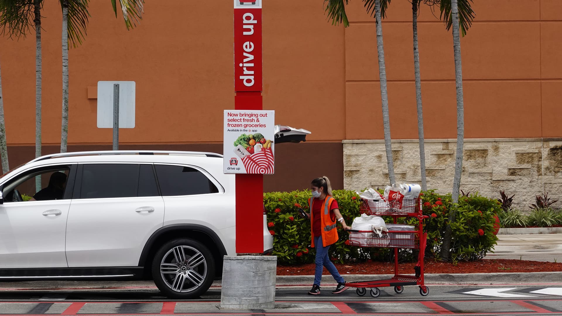 Target to add Starbucks curbside pickup across the country