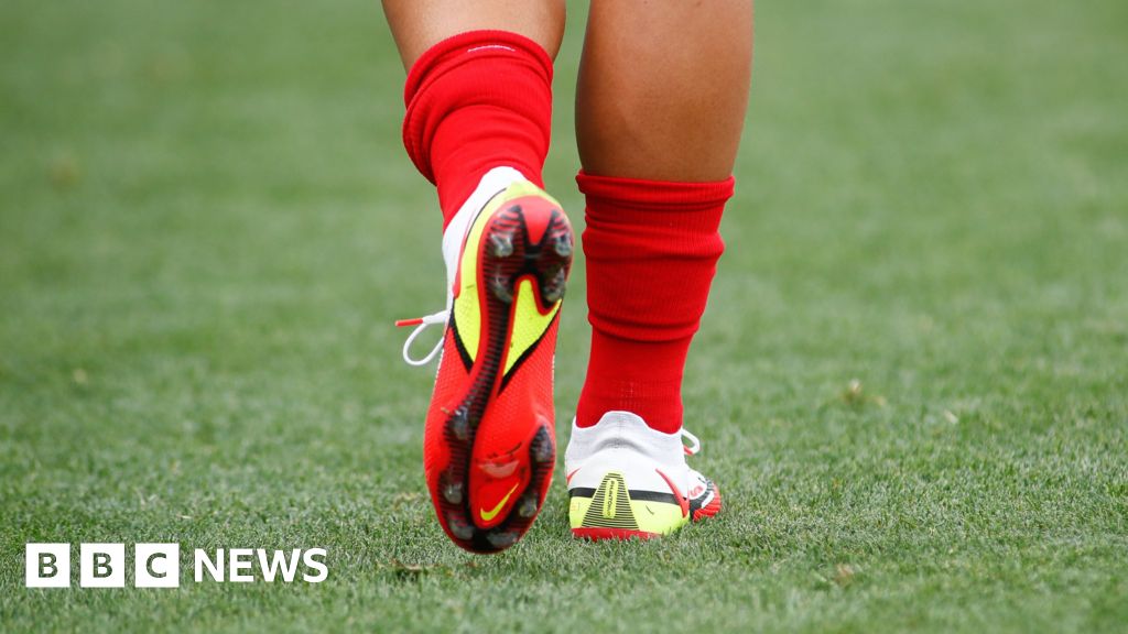 Brands urged to promote female football boots