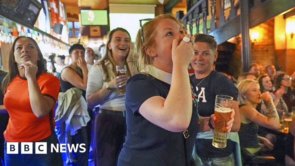 World Cup final: Pubs call for relaxed alcohol laws on Sunday