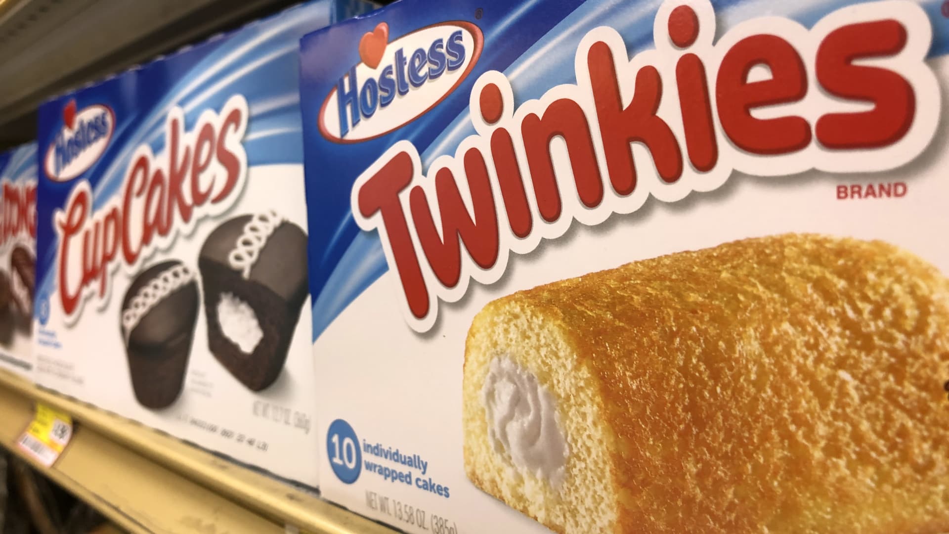 Smucker to buy Twinkie maker Hostess