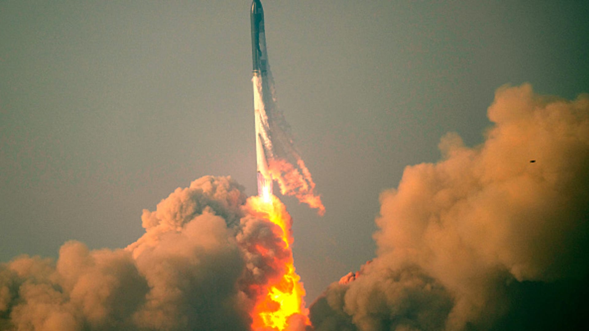 FAA orders SpaceX to keep Starship grounded, take corrective action