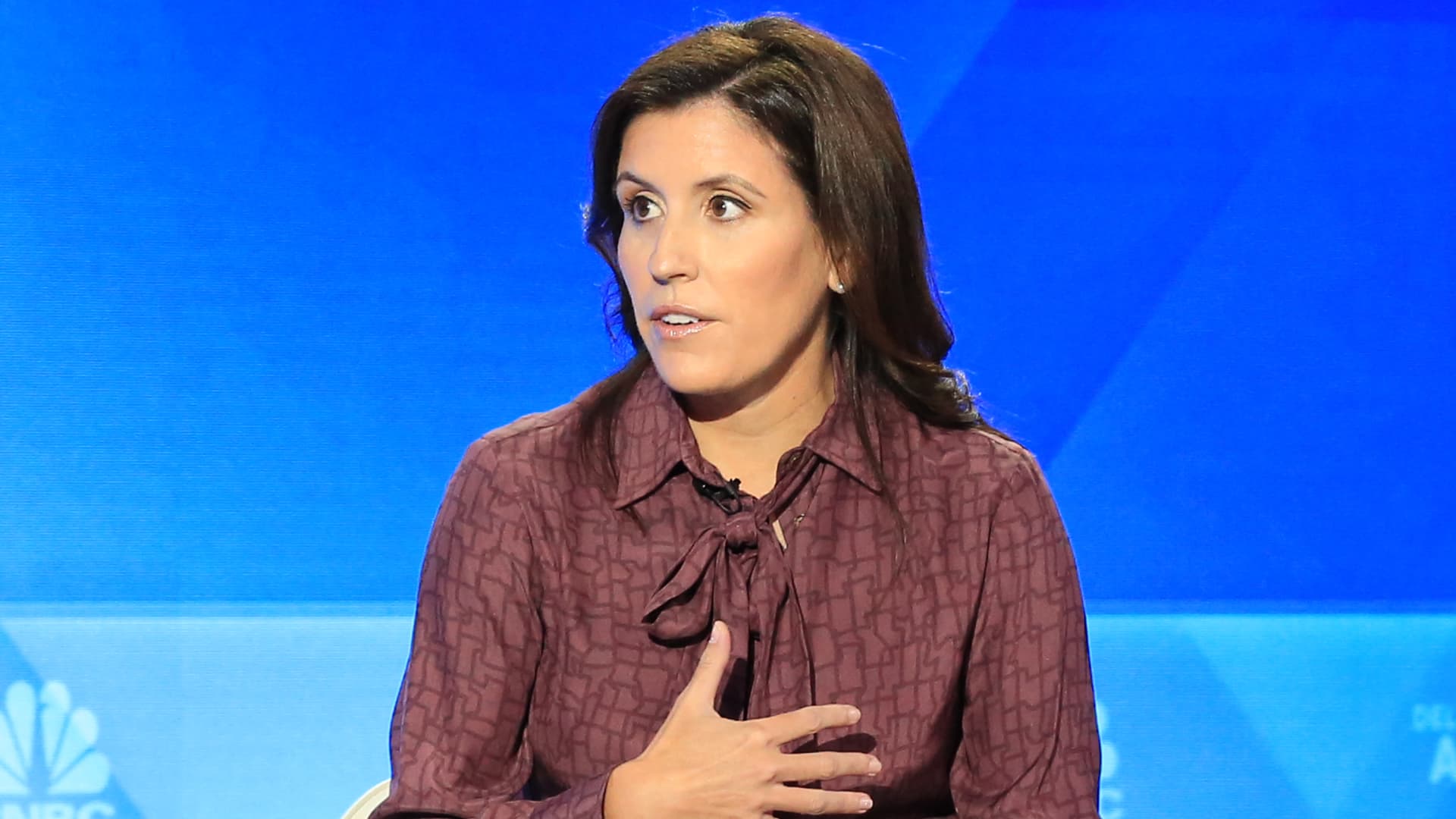 A recession is coming and investors should be defensive, TCW CEO says