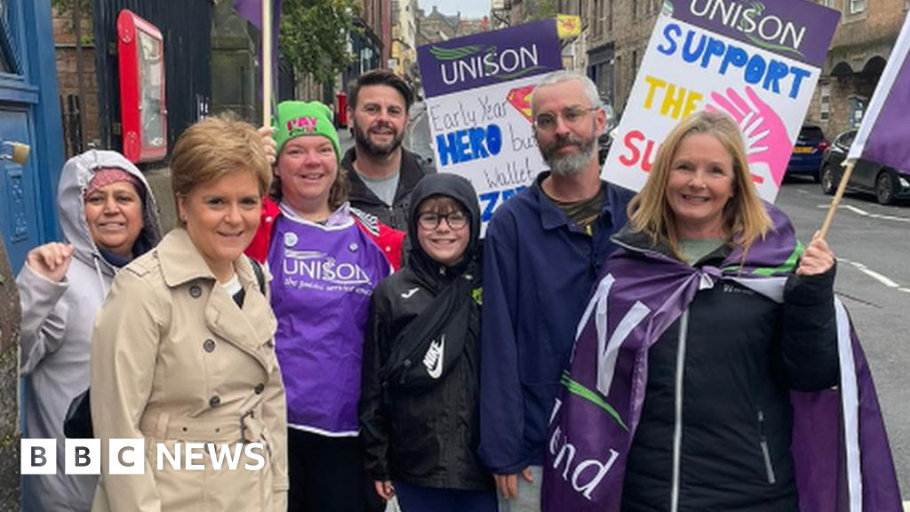 Scotland schools strike: Sturgeon joins workers on picket line in Edinburgh