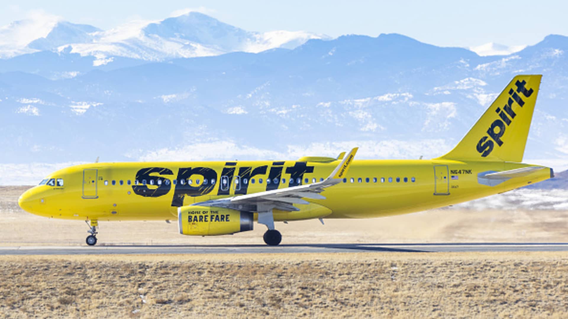 Spirit suspends new pilot training after tough quarter, engine issue