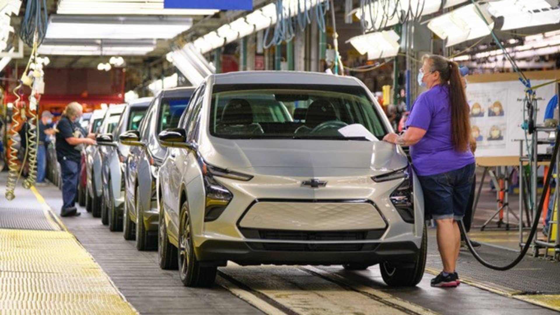 GM to lay off 1,300 Michigan workers as vehicles end production