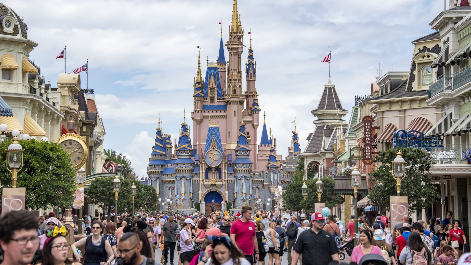 Disney highlights theme park revenue growth