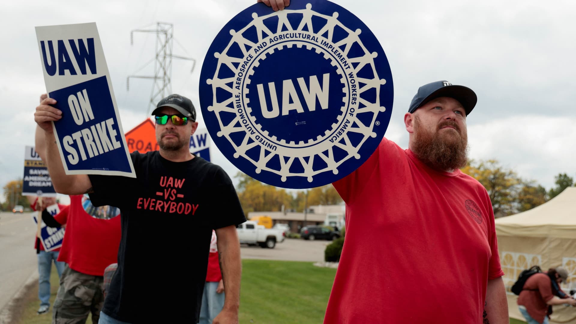 UAW, Mack Trucks workers to vote on deal