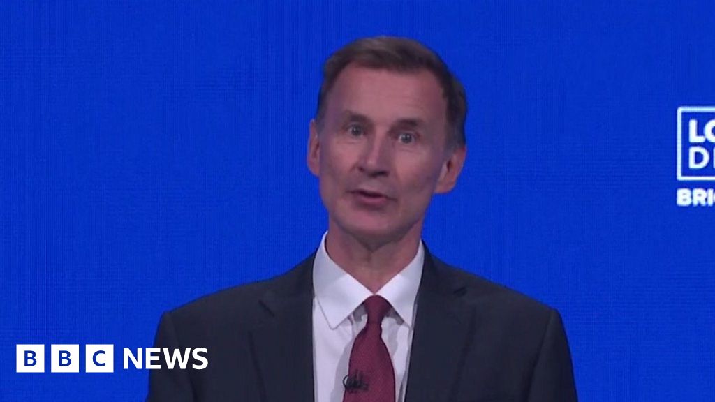 Tory conference: Hunt confirms rise in national living wage