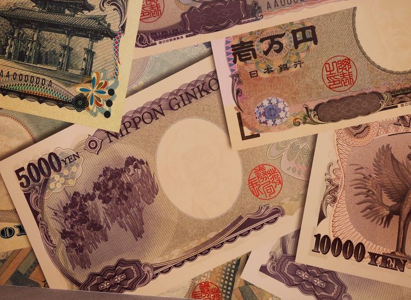 Japan ex-FX diplomat : Yen’s slow fall makes imminent intervention less likely – Today