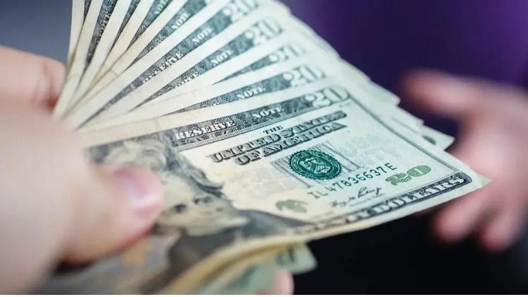 Bangladesh witnesses forex reserve drop by whopping US $ 2 billion in a month