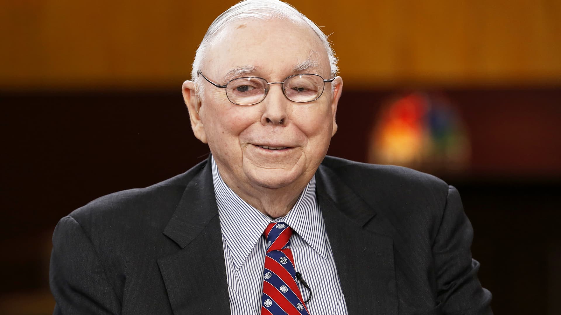 Charlie Munger, investing sage and Warren Buffett’s confidant, dies