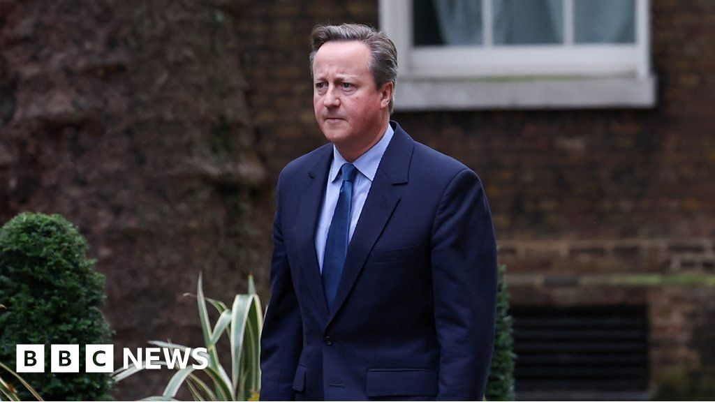Cabinet reshuffle: Ex-PM David Cameron walks into No 10