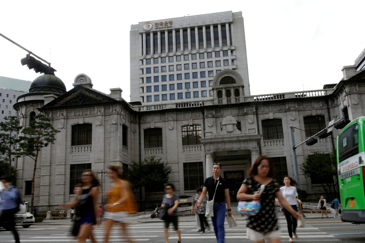 South Korea’s foreign exchange reserves fall again