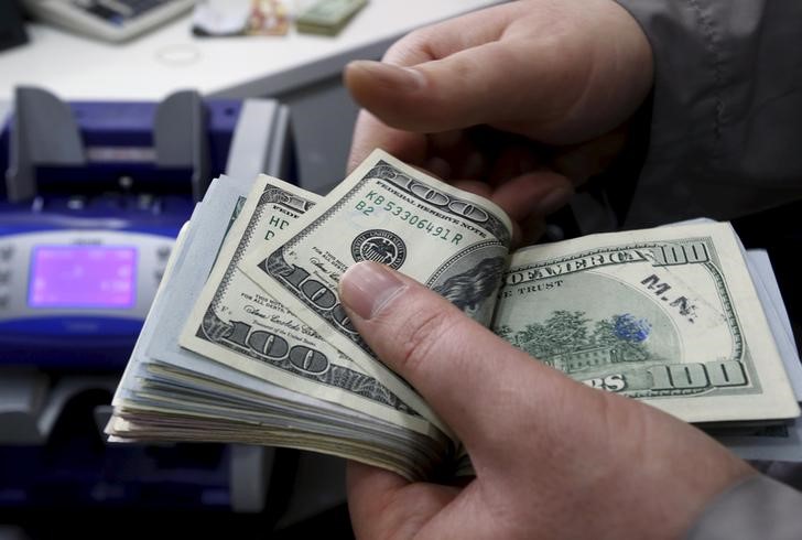 Bangladesh grapples with soaring dollar prices amid illegal trading By Investing.com