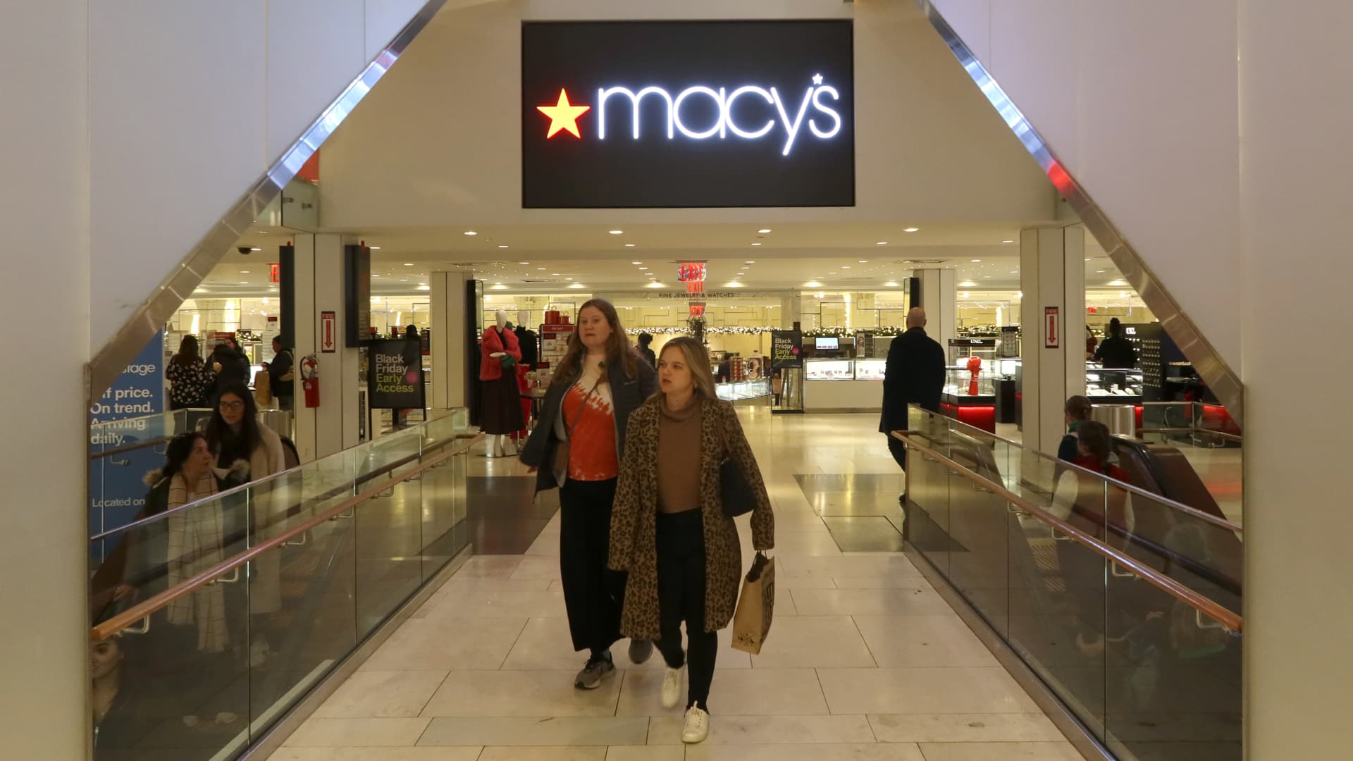 Macy’s receives $5.8 billion buyout offer, sources say