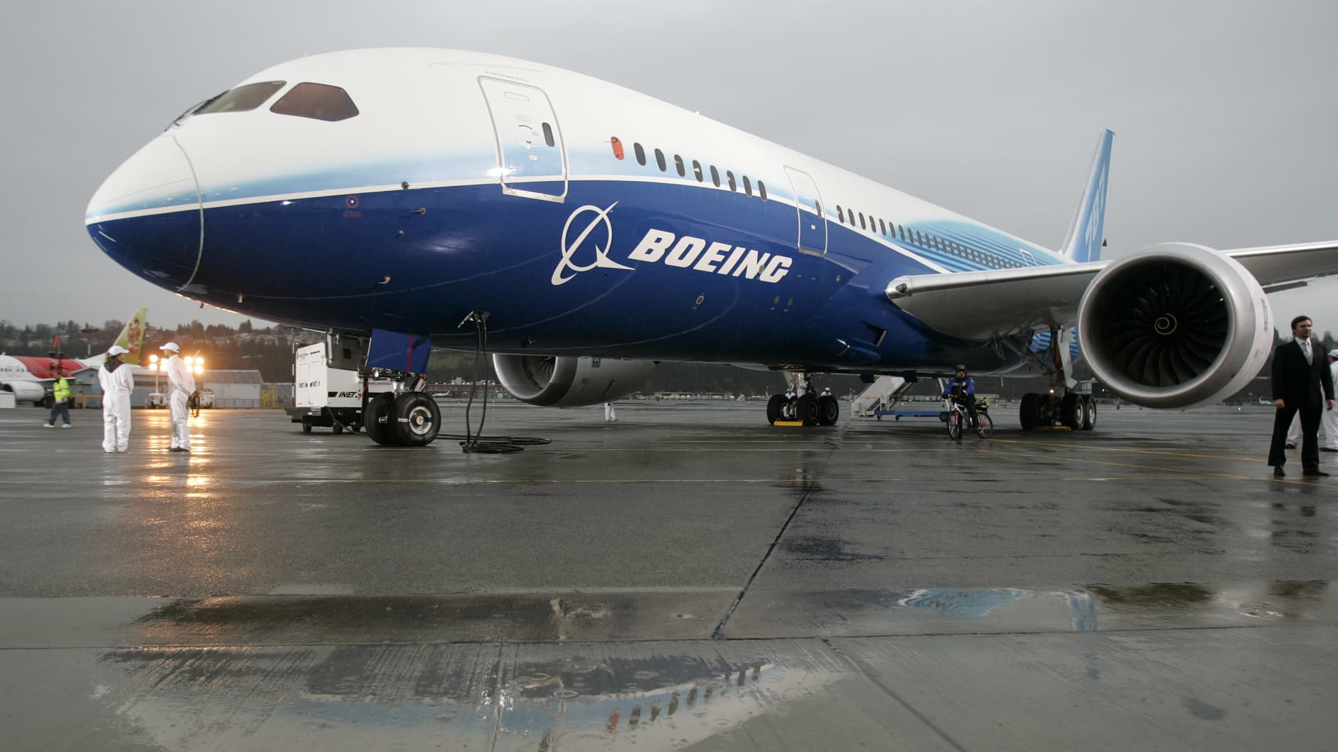 Boeing hands over first 787 Dreamliner to China since 2019