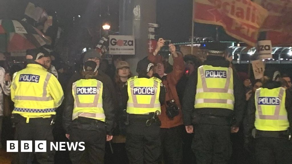 Two arrests at anti-war protest as Keir Starmer attends Labour gala