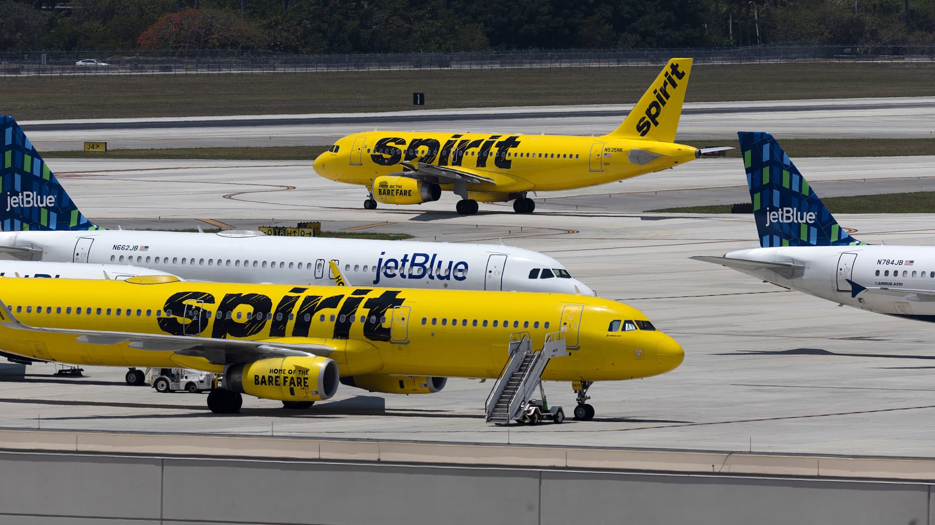 Spirit Airlines shares sink after judge blocks JetBlue merger