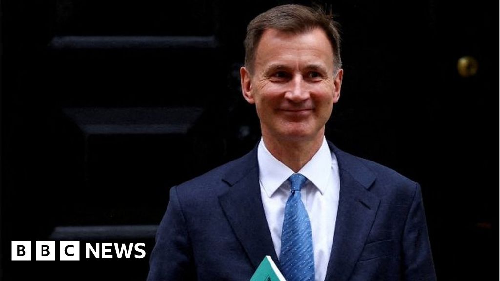 Hunt expected to cut National Insurance tax by 2p