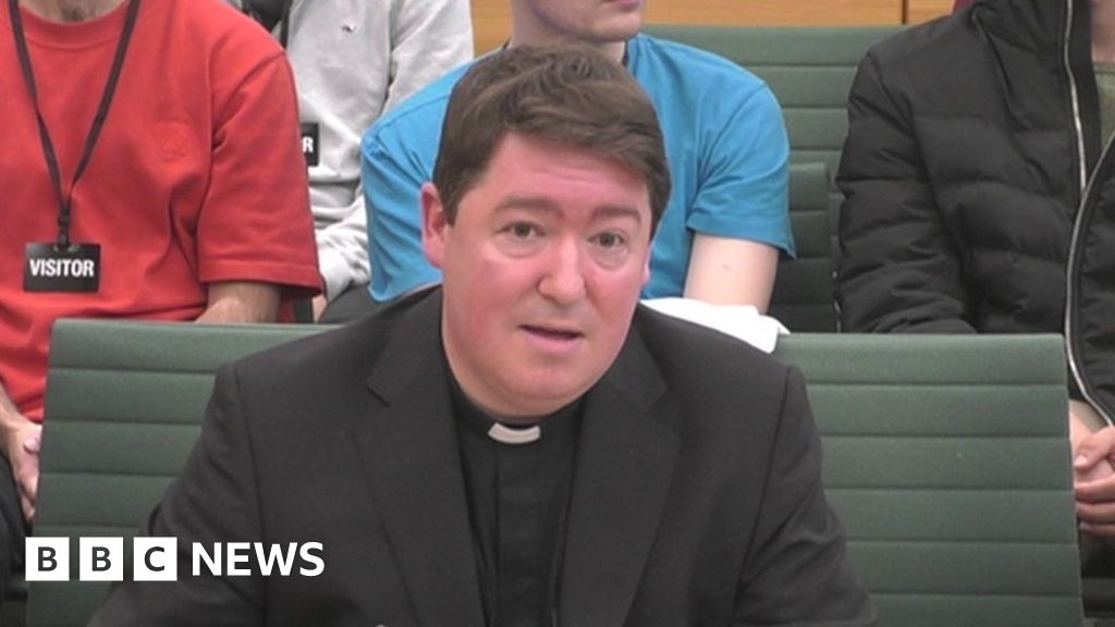 Baptisms 'a ticket' for some asylum seekers – vicar