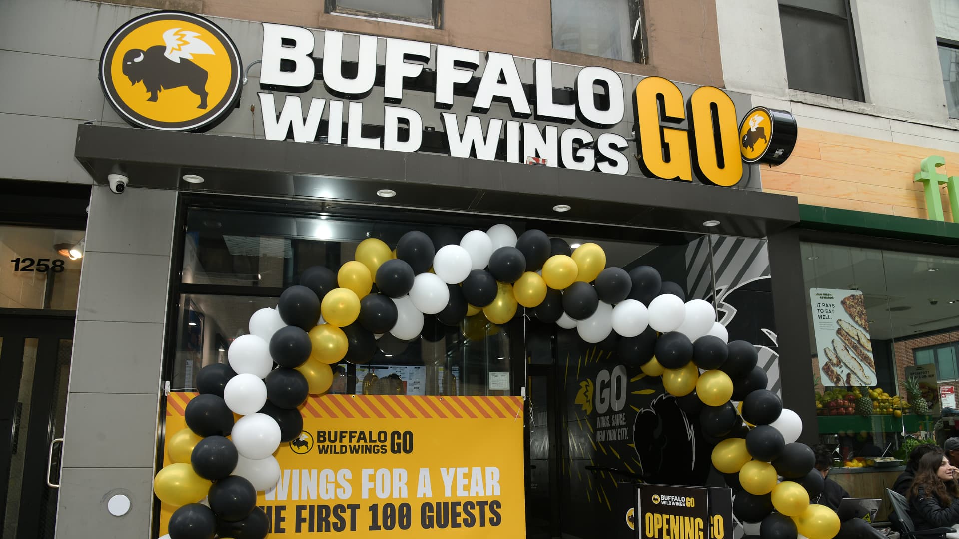 Buffalo Wild Wings Go format grows as more sales move off premise