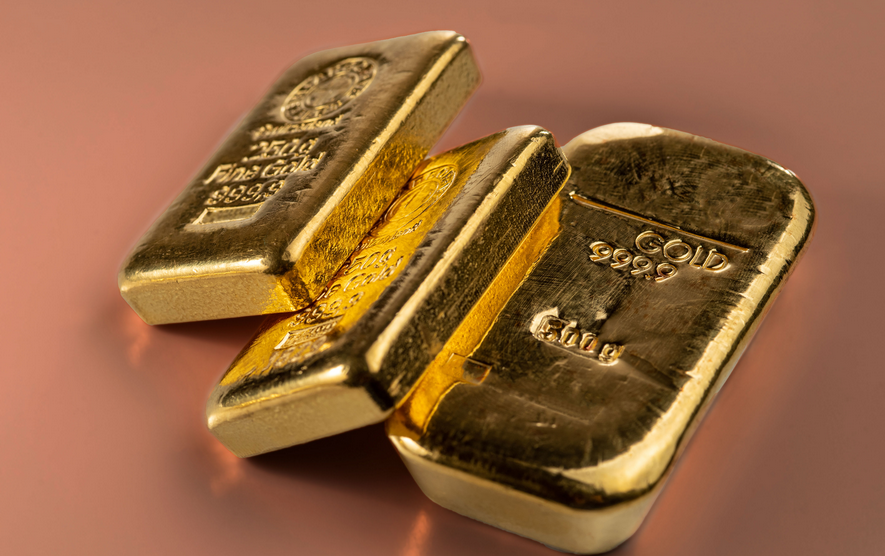 Gold futures decline due to reduced expectations of interest rate cuts