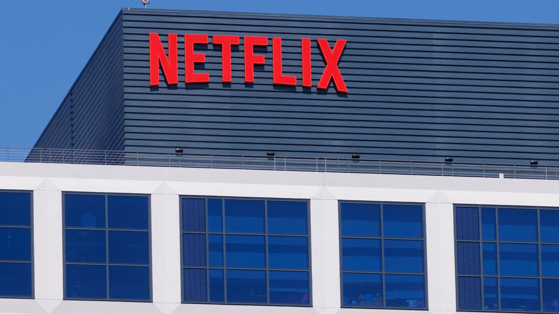 Netflix to stream NFL games on Christmas Day