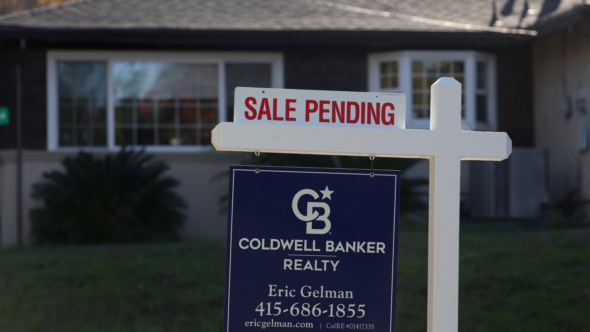 April pending home sales hit lowest level since start of pandemic