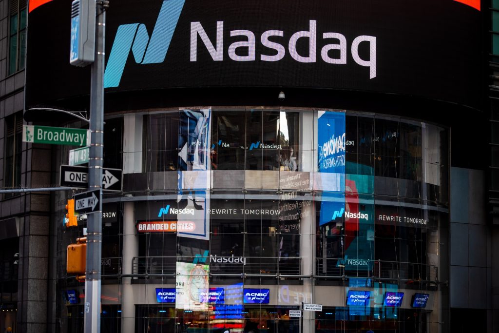 Sell in May arrives early on NASDAQ 100 Index  