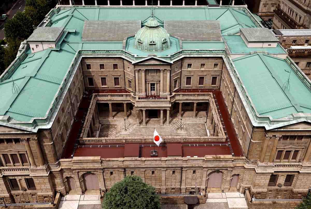 Japan Will Keep Close Communication with BOJ on Forex, Finance Minister Says