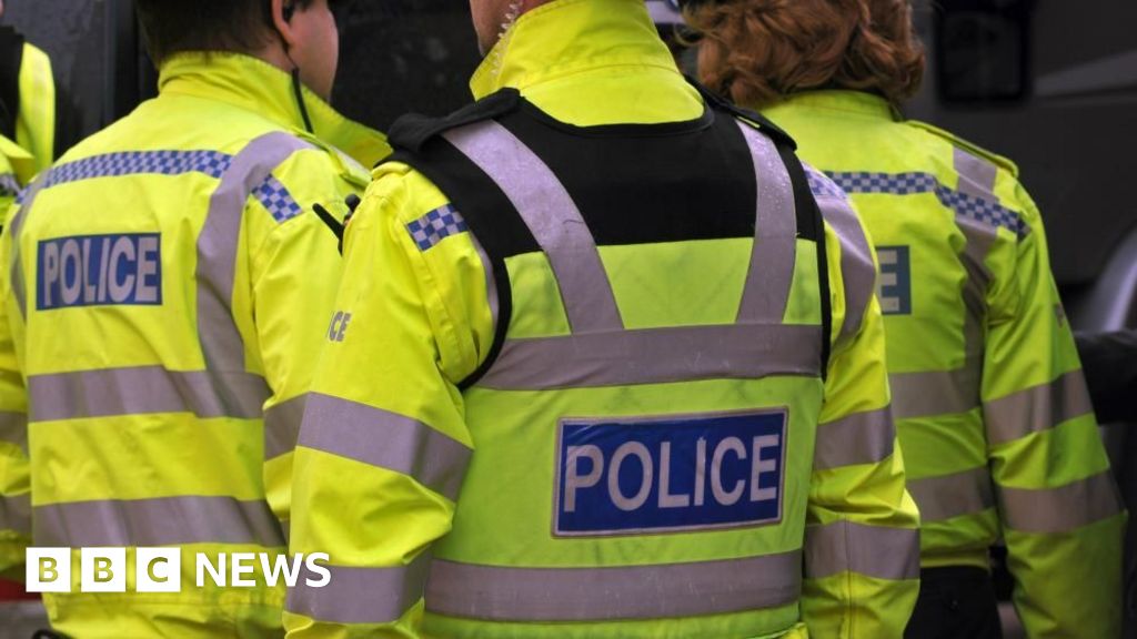 Labour pledges to put more police in the community