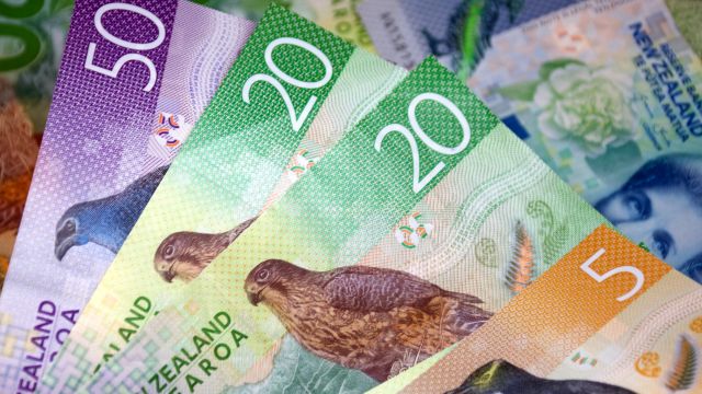 New Zealand Central Bank Maintains Rates