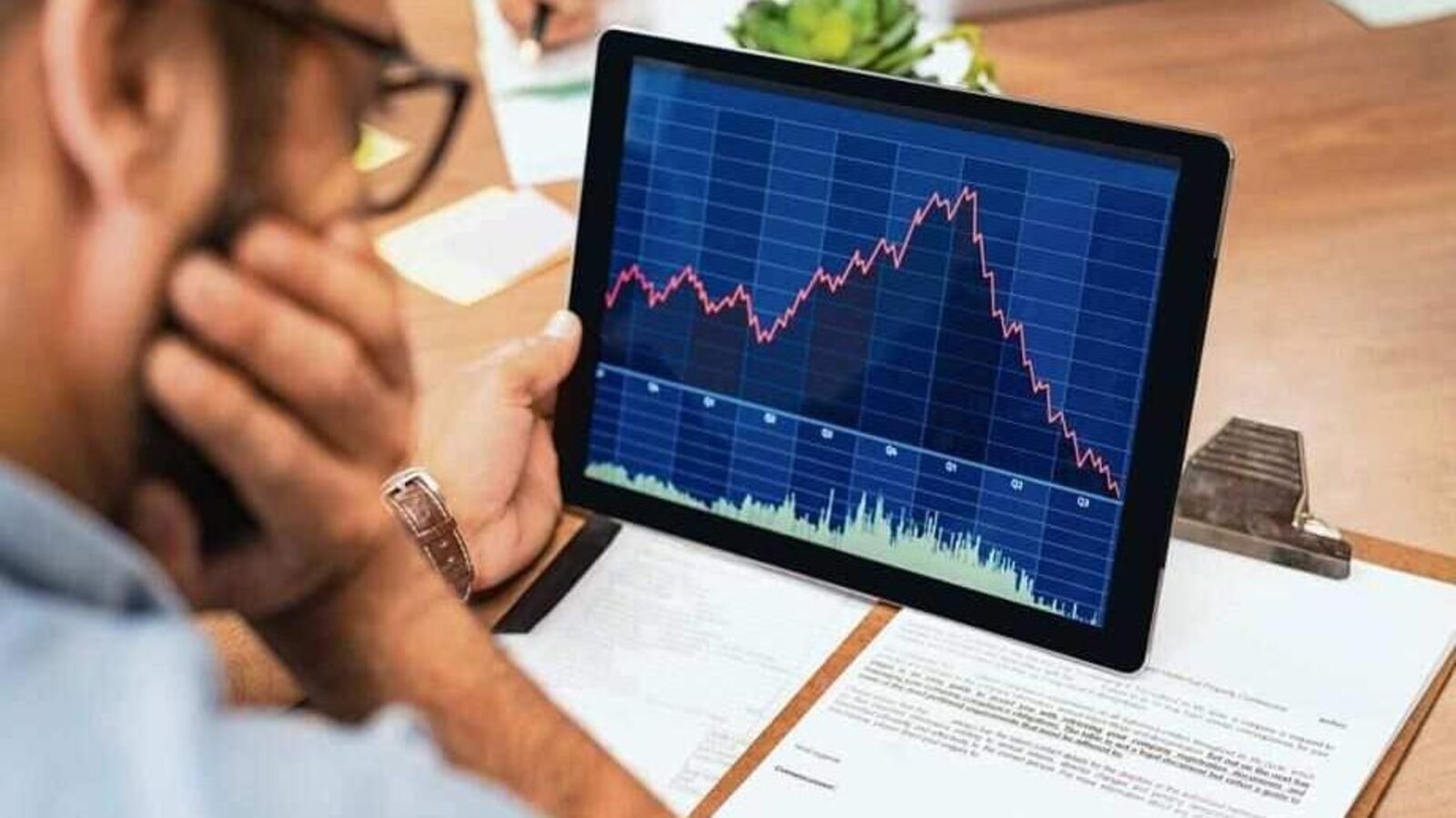 Brokers reopen doors to FX derivatives as dust settles