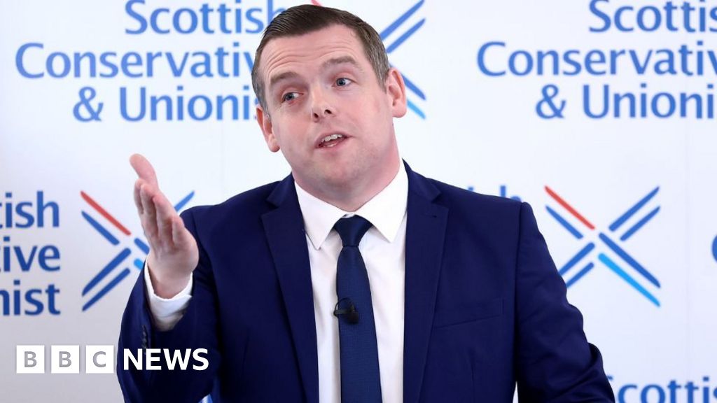 Scottish Conservative leader Douglas Ross to stand in election