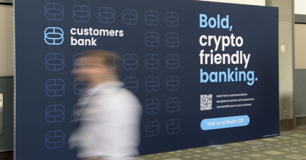 Crypto Friendly Customers Bank Said to Debank Some Digital Asset Hedge Funds
