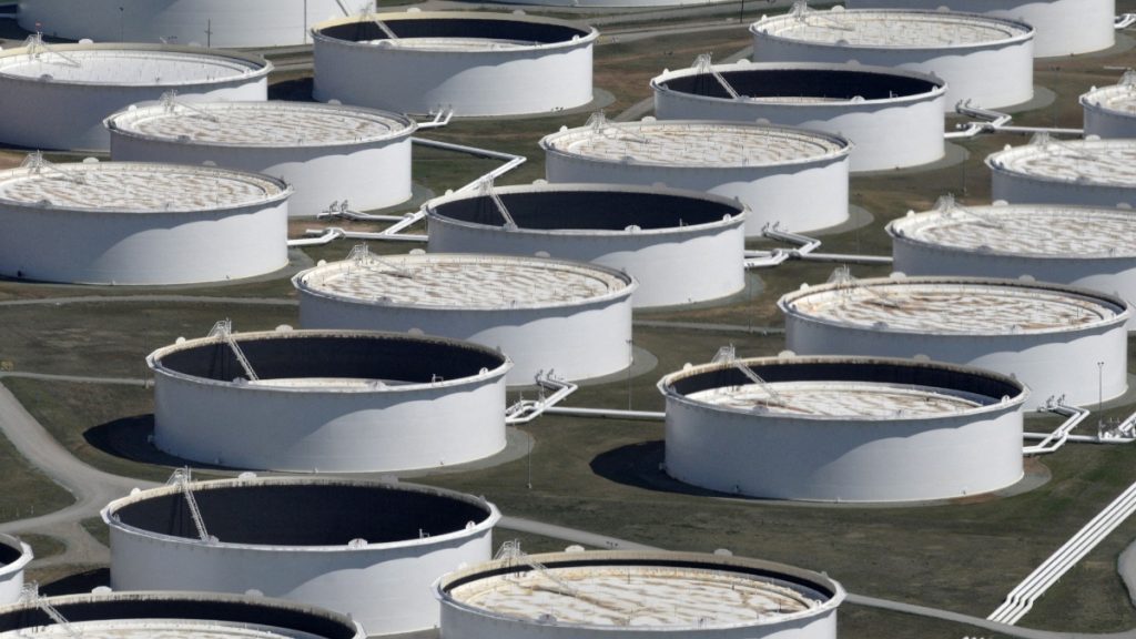 Oil Prices Resume Uptrend, With WTI Above $81 on EIA Inventory