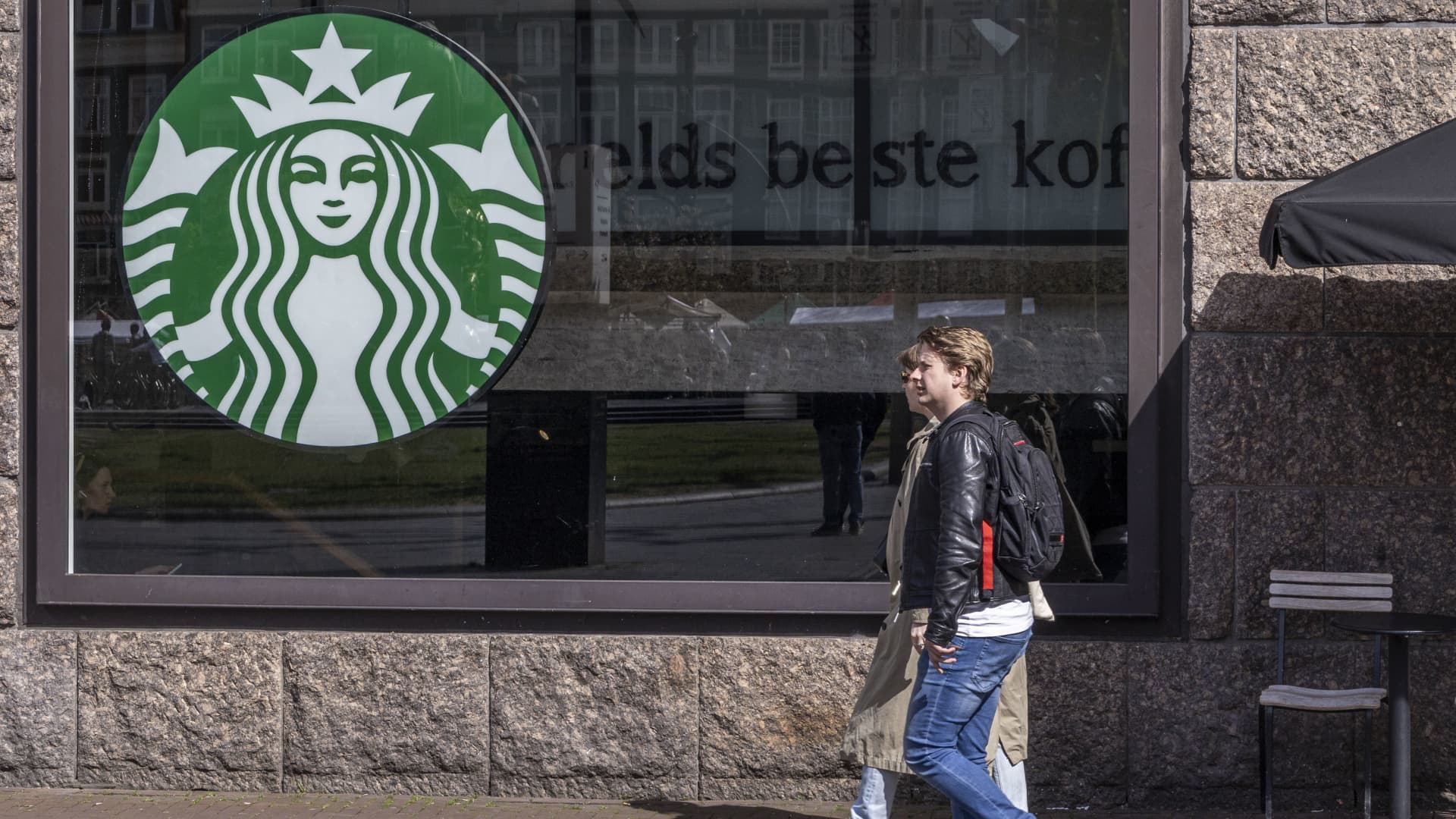 Elliott has Starbucks stake, in talks with management: WSJ Elliott has Starbucks stake, in talks with management: WSJ