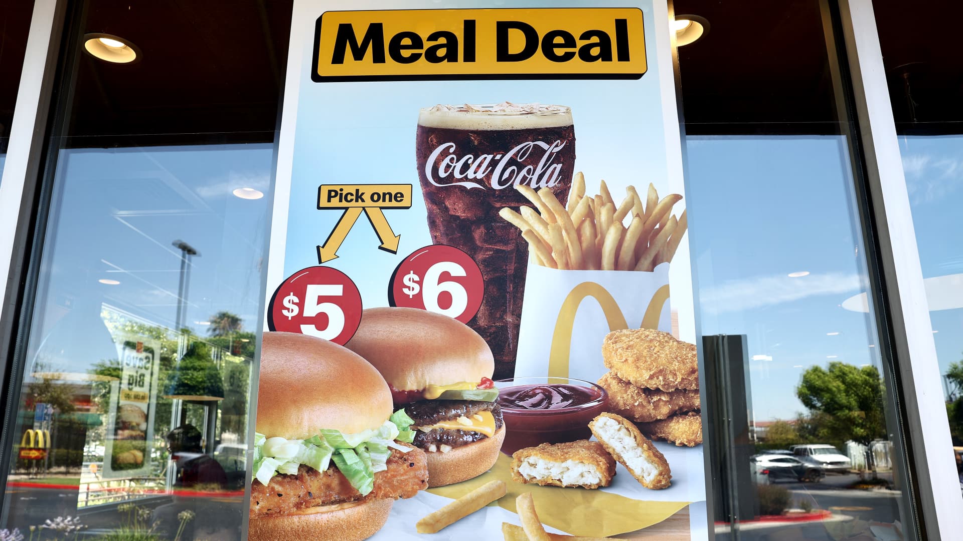 Restaurant CEOs focus on value as they aim to bring back customers