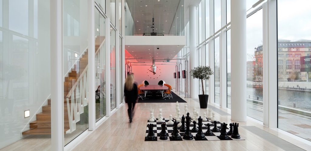 Saxo Bank sees further 4% drop in trading volumes in June 2024