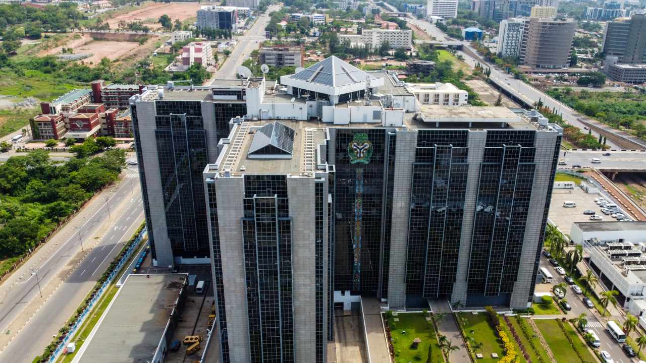 Nigeria Acts to Defend Naira After Currency Hits New Record Low – Bitcoin.com News