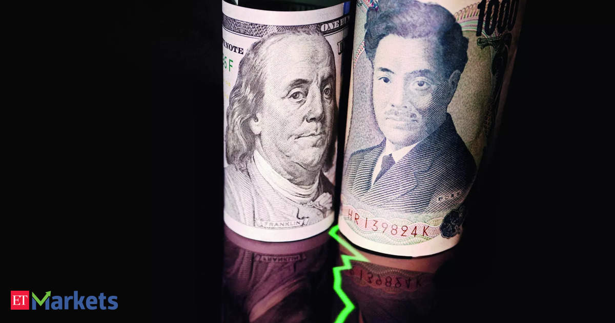 Dollar steady, yen wobbles as traders consider rate cut bets, carry