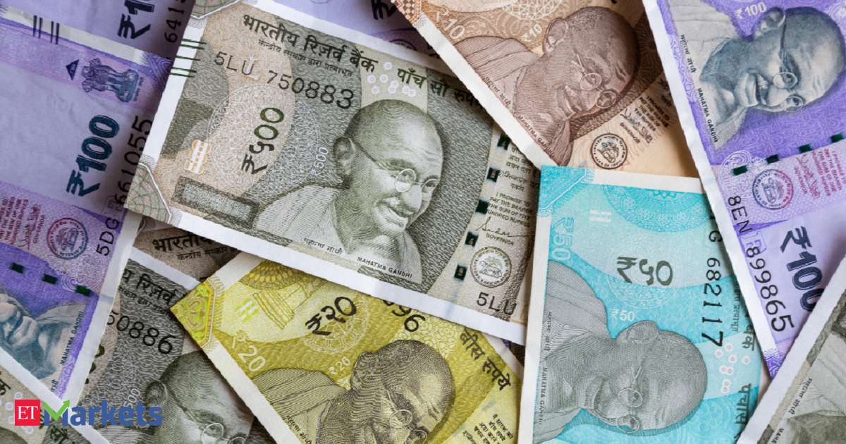 Rupee slips; forward premiums biased higher ahead of US payroll revisions