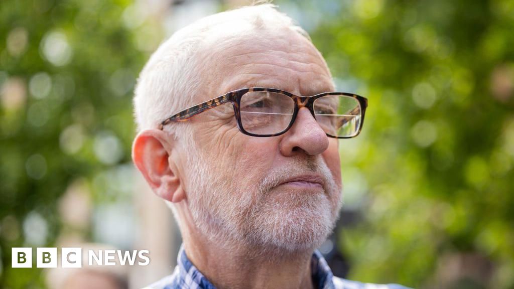 Jeremy Corbyn in talks to form new group with independent MPs