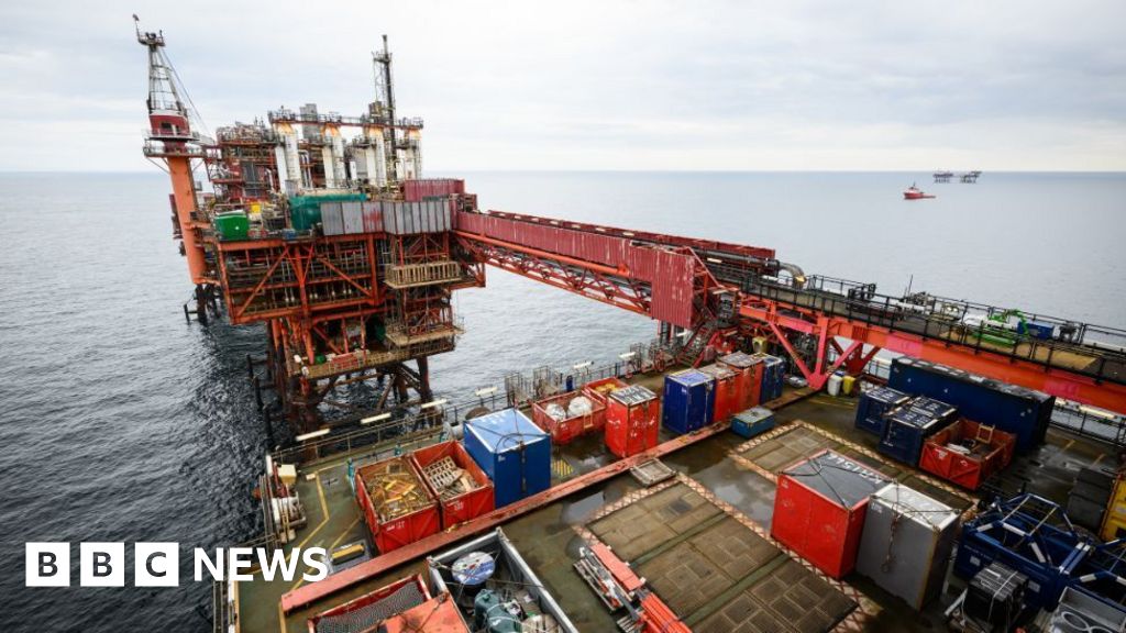 Public spending deficit rises as oil revenues fall